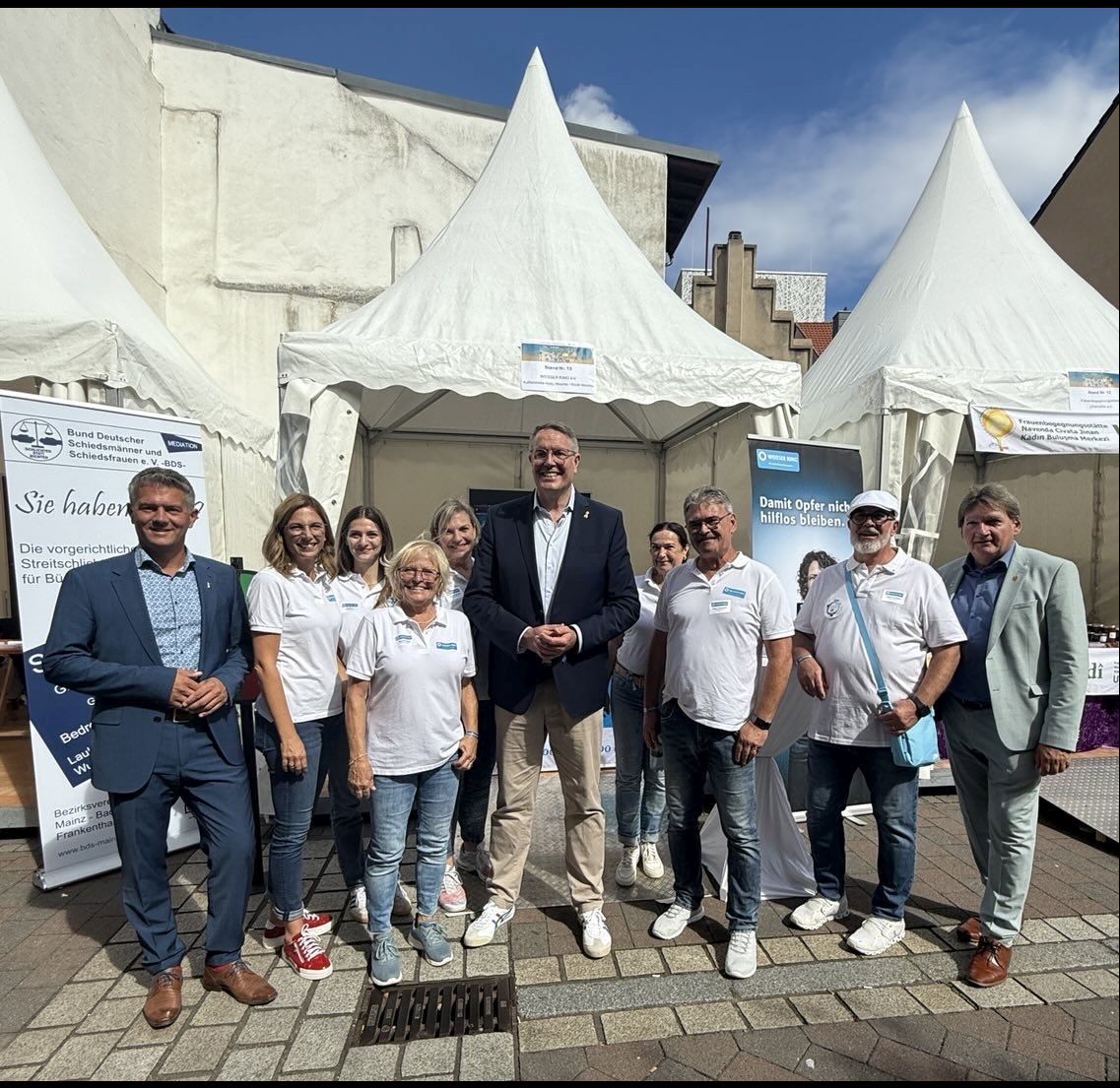 Gruppenbild mit Alexander Schweitzer.